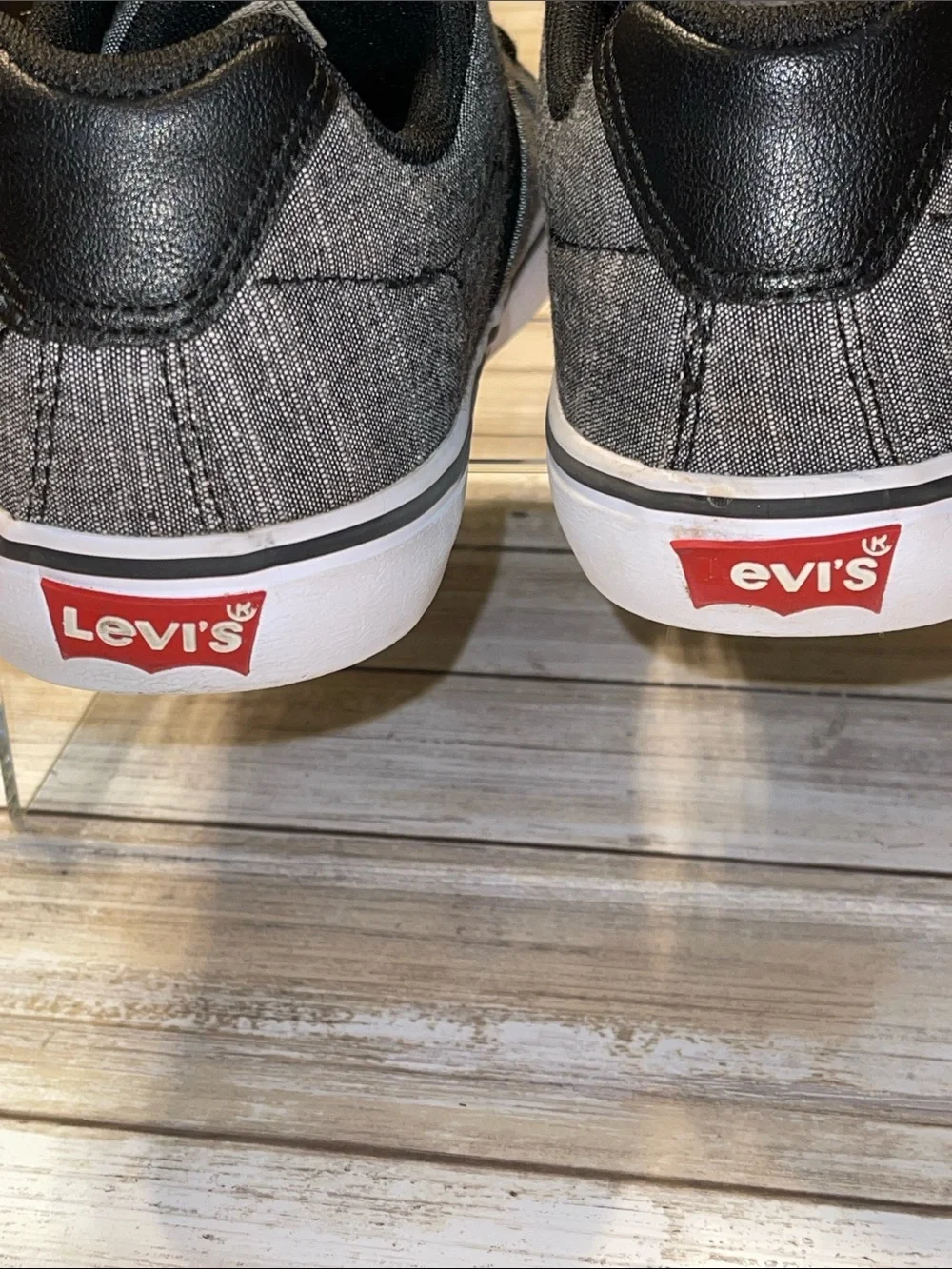 Levi's Men's Gray and Black Low-Top Canvas Sneakers